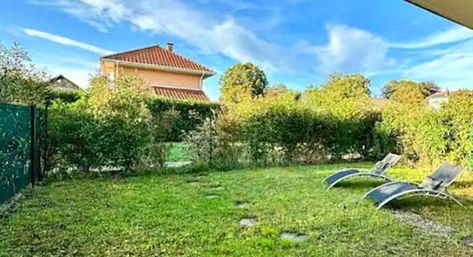 Le Paisible Apartment Дувен Екстериор снимка